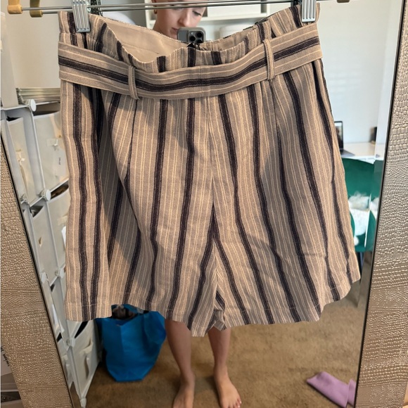 Striped linen shorts - Picture 4 of 4